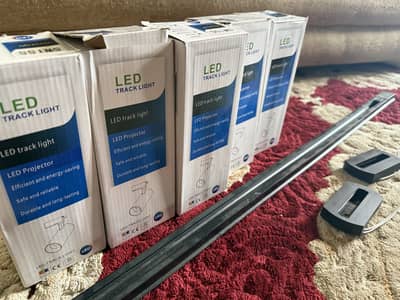 LED Track Light Set – Modern Adjustable Lighting (3-Piece Set)