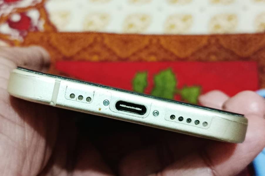 iPhone 15 Simple 2
