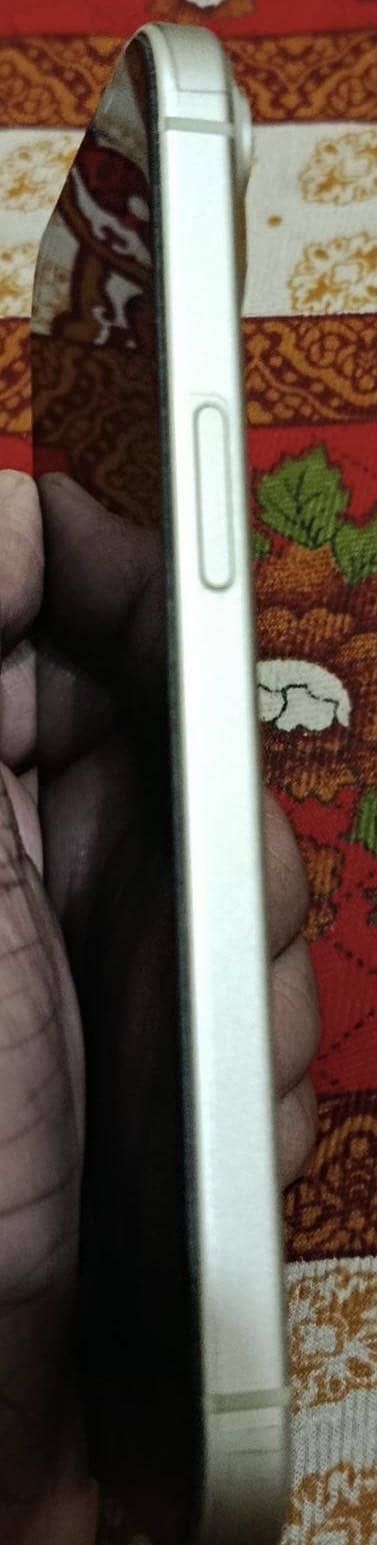 iPhone 15 Simple 3