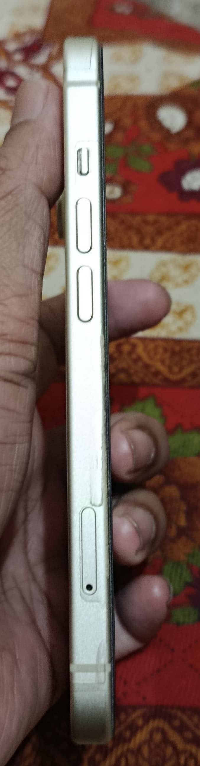 iPhone 15 Simple 4