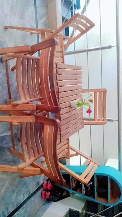 5 folding wodd chairs with one folding wodd table