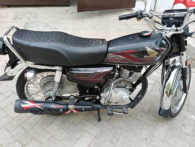 Honda 125 condition 10/10 documents complete one handed use