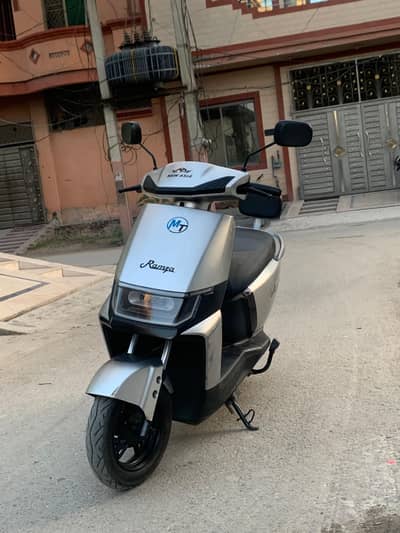 RAMZA F507 electric scooty