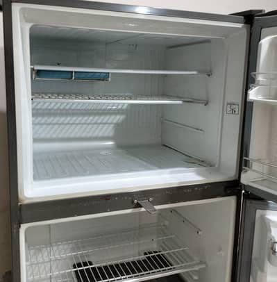 Dawlance 19 cubic ft. big size very good condition refrigerator.