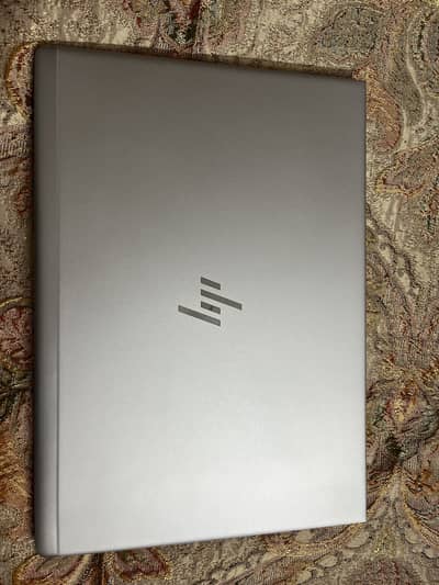 HP new logo Elite Book 840G5