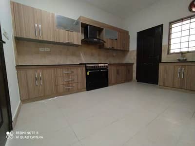 Beautiful 3-Bedrooms Flat For Sale In Askari-11 Lahore