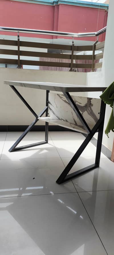 Modren K Style Study Table 3 X 3 Size