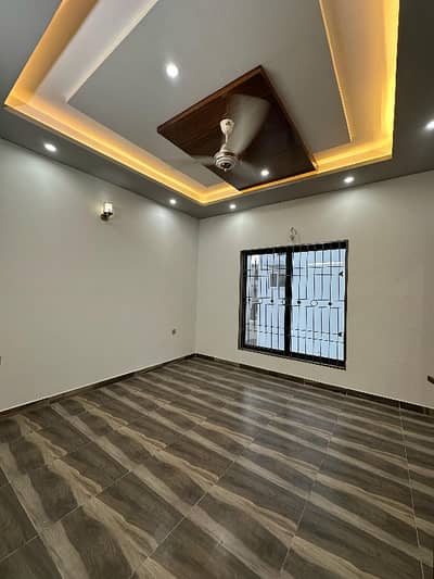 Ready To Buy A Prime Location House 5 Marla In Wapda Town