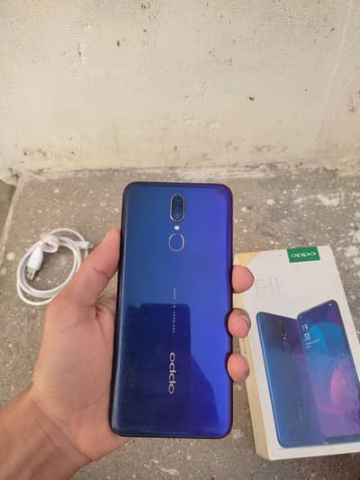 Oppo F11 4/64 with box charger
