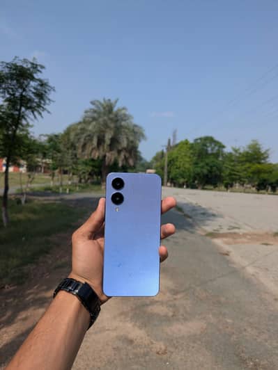 Vivo y17s (ONE HAND USE)
