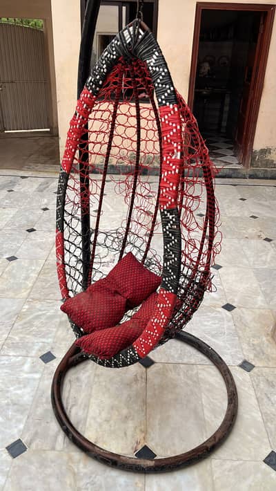 Swing chair with 2 cushions