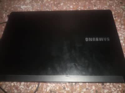 Samsung corei3 3 Generation 8gb ram 512 gb 32mb Grafic card