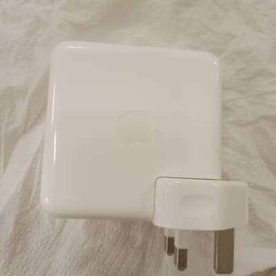 I phone ka original charger hy 0322 8049489