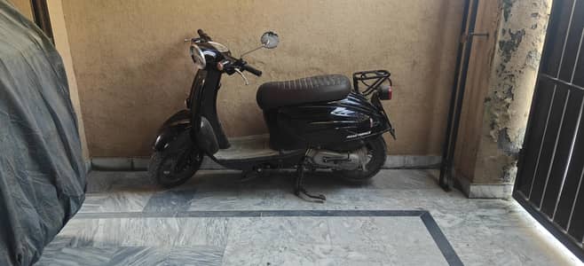 Road Prince Bella Scooter