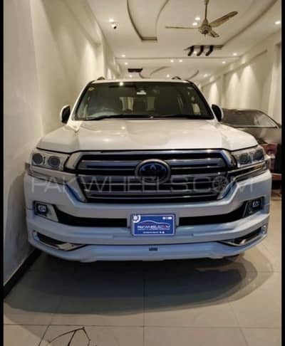 Land Cruiser v8 for rent with driver