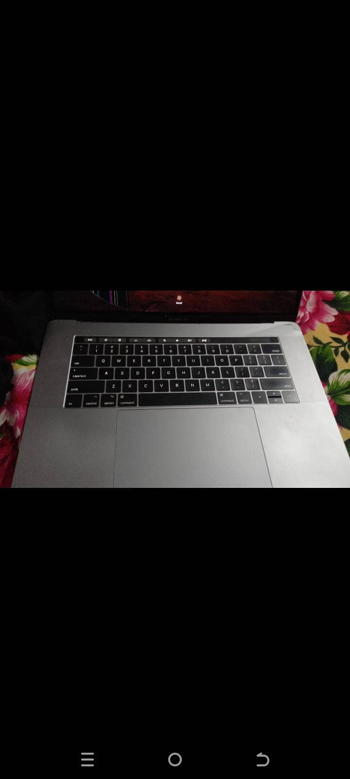 Apple MacBook 0