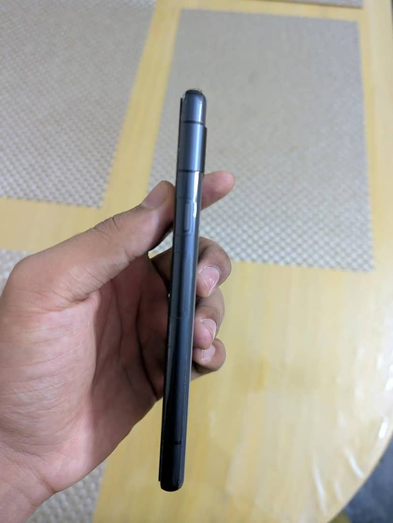 Google pixel 7a 9/10 condition 2