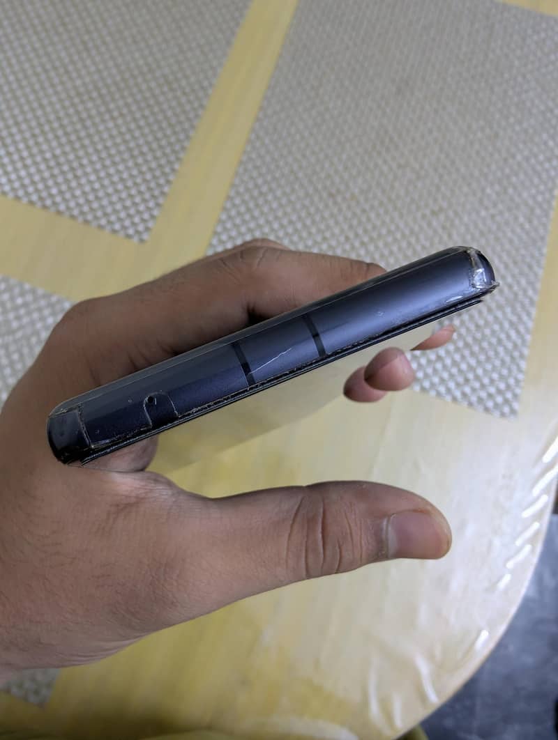 Google pixel 7a 9/10 condition 4