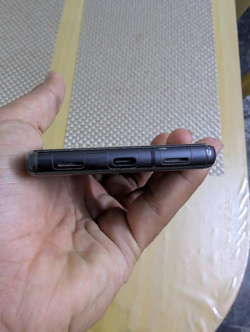 Google pixel 7a 9/10 condition 5