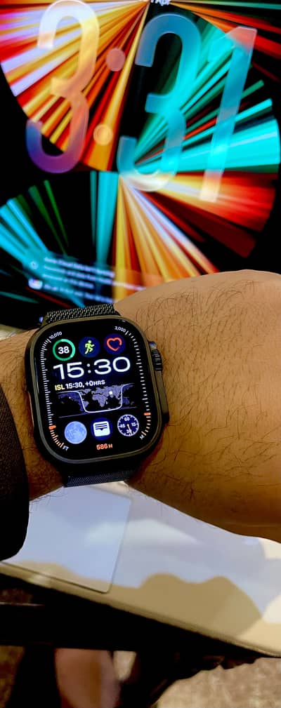 Apple Watch Ultra 2 49MM Black Edition Milanese Loop