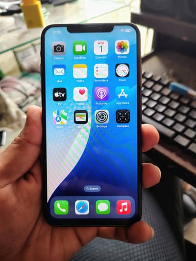 Apple iPhone XS Max 64gb Non PTA Mint Condition With Charger