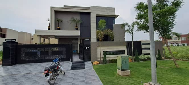 1 Kanal Out Standing Double Unit Top Quality Ultra Modern House For Sale Green City