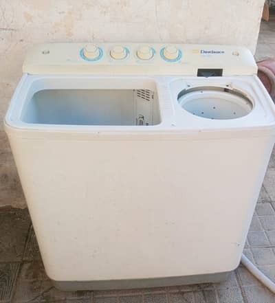 "Used White Twin Tub Washing Machine for Sale - Excellent Condition"