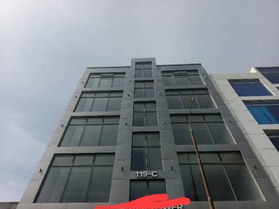 JAMI COMMERCIAL VIP BRAND NEW OFFICE AVAILABLE FOR RENT WITH LIFT 1ST FLOOR 2 WASHROOM AVAILABLE 1020+1020 SAME FLOOR