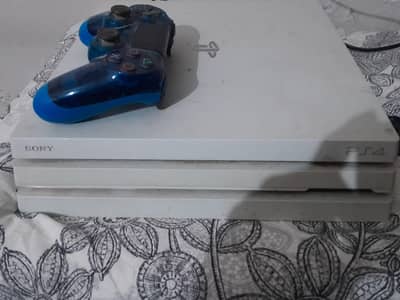 ps4 pro glacier white color 1 tb great condition 10/10
