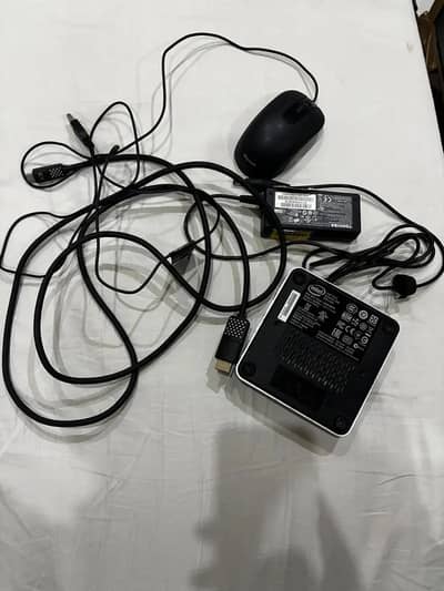 ​Intel NUC i3 (8GB) - 100% Original Branded Belkin/Microsoft Set