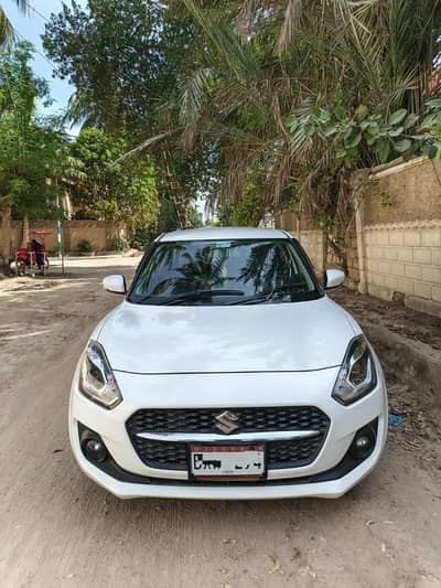 Suzuki Swift GLX cvt 2022.