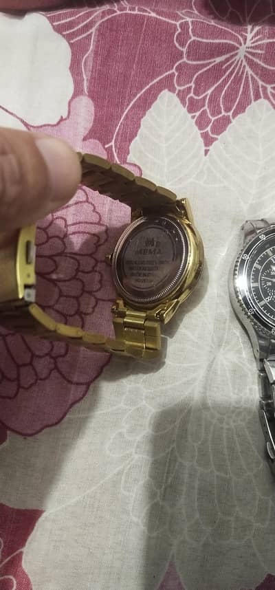 read ad pics chek kro sasti de rha achi new condishn me