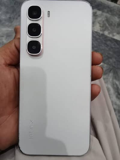 Infinix hot 60 pro Urgent sale