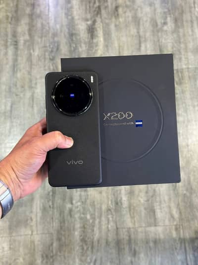 Vivo X200 camera phone PTA 12+512GB