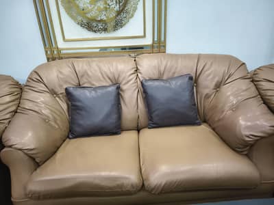 Luxury Brown Leather Sofa Set (2+1+1) – Excellent Condition”