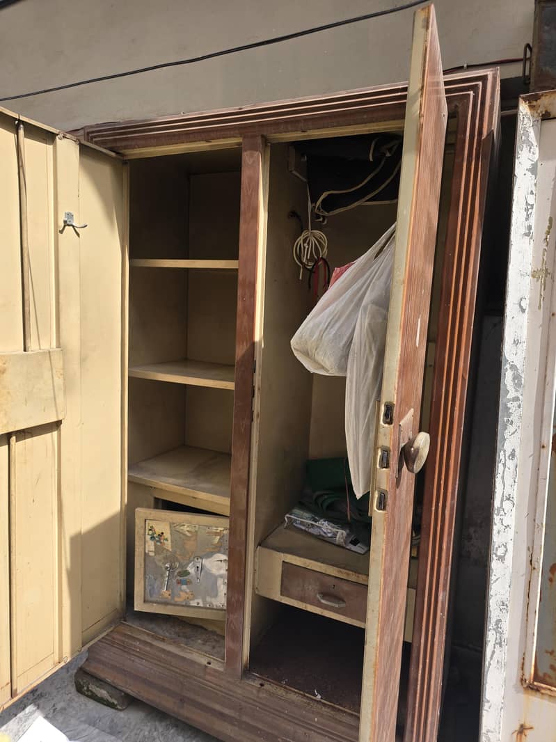 Solid iron safe almari 4