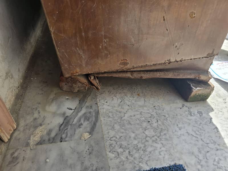 Solid iron safe almari 8