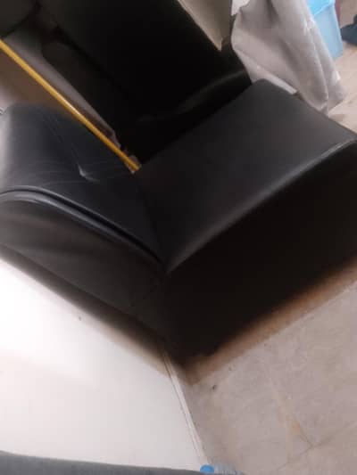 4 PIECES BLACK COULER