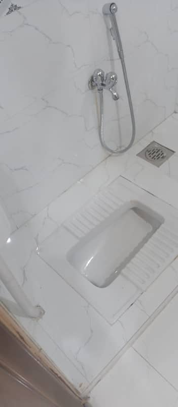 Allama Iqbal town Asif block 5 marla separate