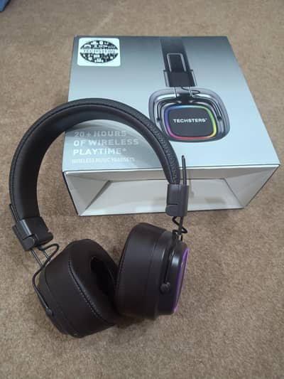 Wireless Bluetooth Headphones in Excellent Condition! See Description.