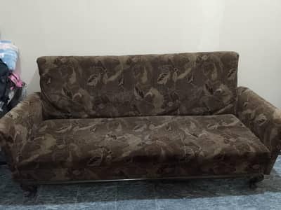 3 seater sofa 10/5 condition for sale