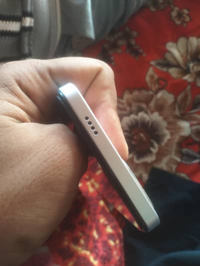 vivo y19s pta approved sath daba bhi hai or charger bhi hai