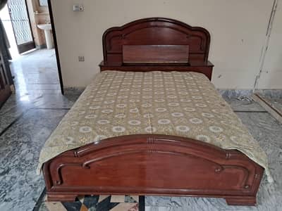 KING SIZE BED FOR LOW PRICE. RS. 30000 with matress