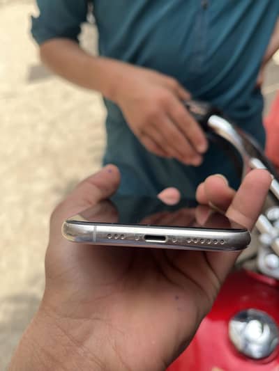 iPhone 11pro non pta wattsapp 03270377955