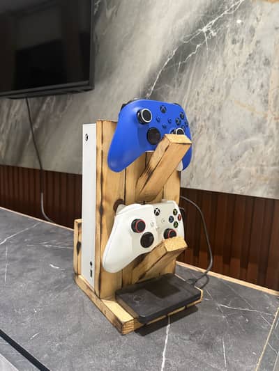 Xbox SERIES S + 2 ORIGINAL CONTROLLERS