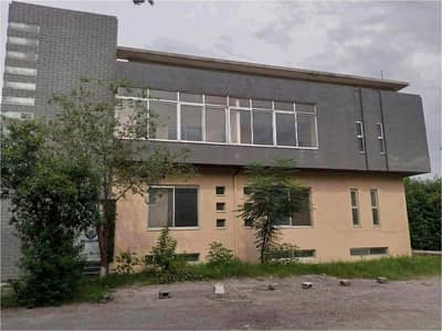 I-11 9000 Sqft Plaza with Big Parking