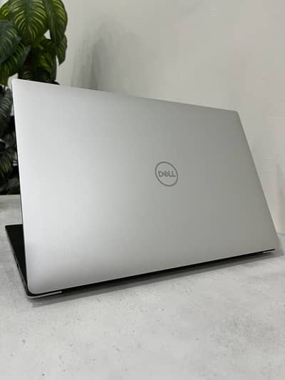Dell 5540 i7 9th Gen | 32/512 [4Gb card]