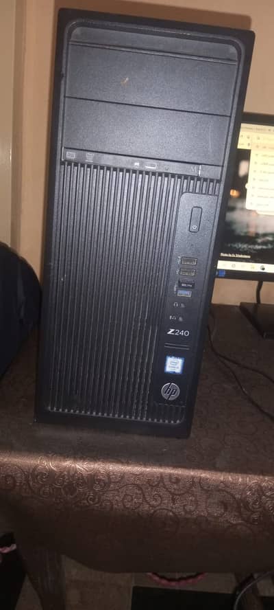 HP Z240 WORKSTATION