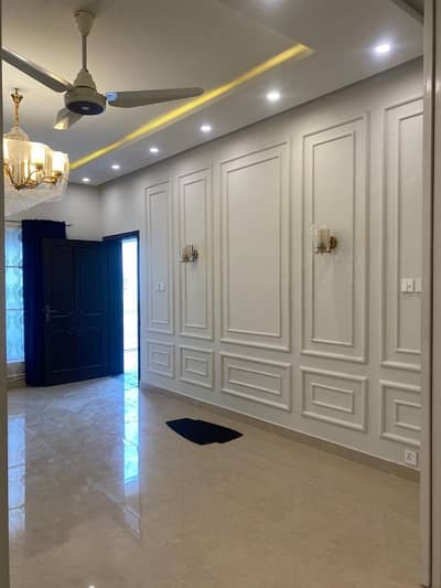 10 Marla Slightly Used House for Sale Bahria enclave