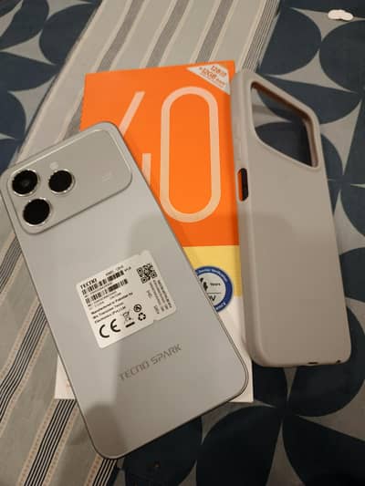 Tecno spark 40